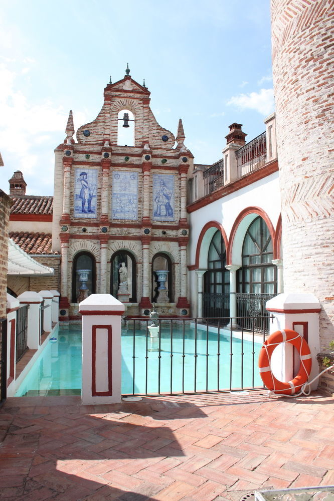 El Palacio De San Benito Cazalla de la Sierra